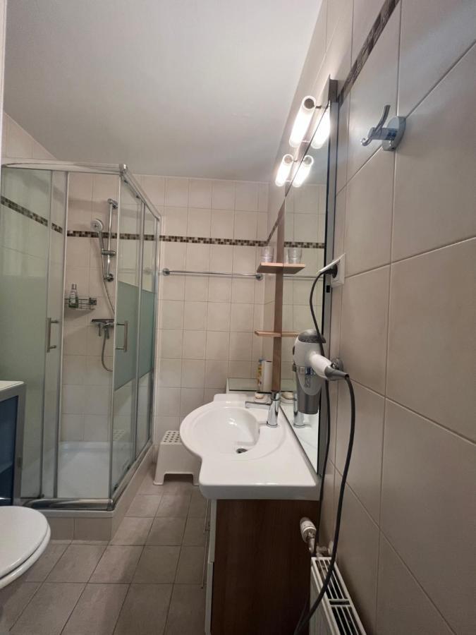 Kaernten Ossiacher See Apartment Zwei Zimmer Ferienwohnung Direkter Seezugang Strand Beheizte Schwimmhalle Bodensdorf Bagian luar foto